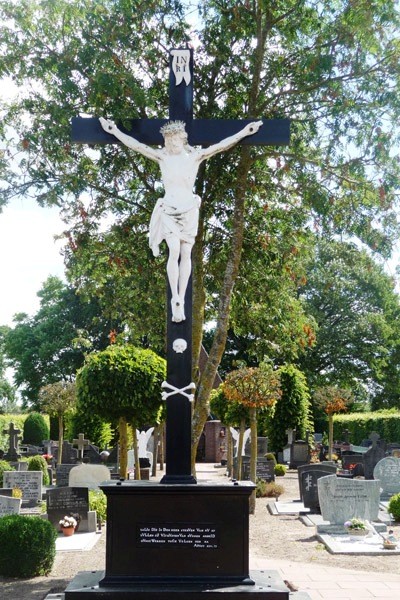 Kruis op de begraafplaats Hengelo Gld. 