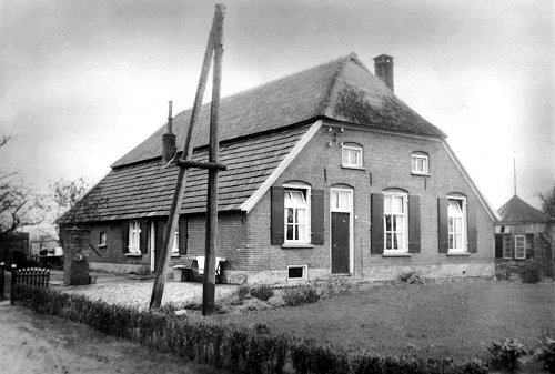 D 65 nu Kremersdijk (bew.Evers)Hier woonde de fam. Grotenhuijs,(A.Wijnbergen Kempers