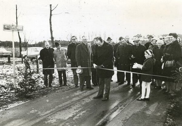1972 foto A Lubbers Opening weg Het Stapelbroek