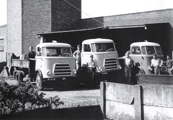 1966 Vrachtautos Lebbink fot W Luimes 