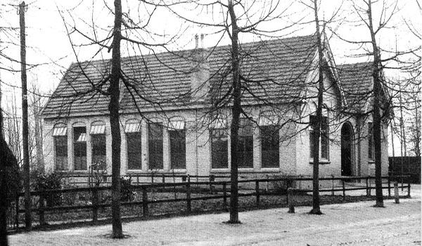 Sint Willibrordusschool ca 1917 foto M Visser Leemreis 